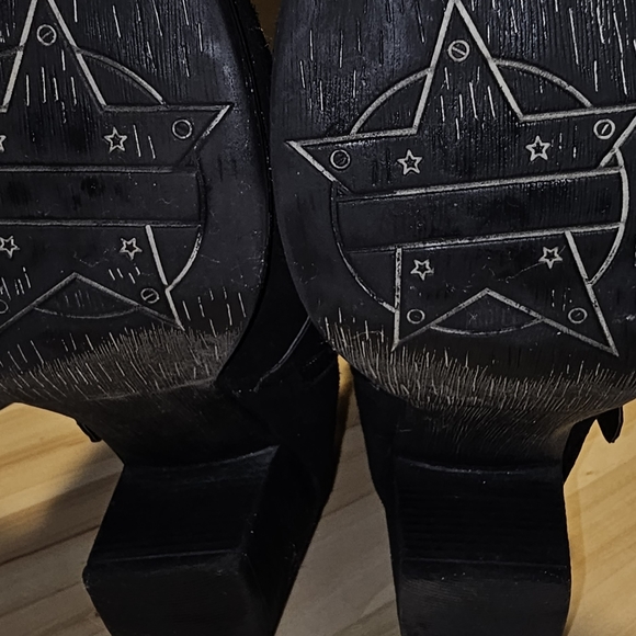 Sketchers Faux Suede Heeled Bootie with Faux Leather Wrapped Detail, Size 8 - Picture 5 of 12